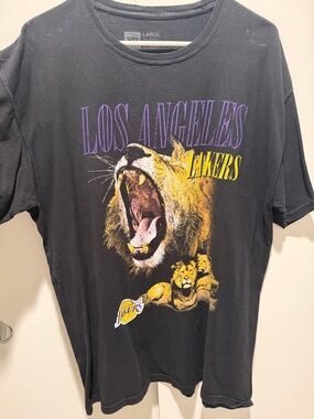 Los Angeles Lakers Black Graphic Tee - Roaring Lion